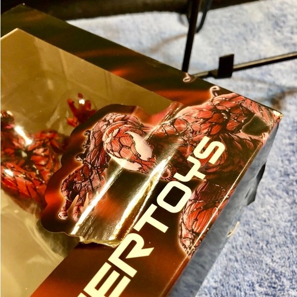 Marvel Carnage Mini PVC Collector Figure - Picture 11 of 12